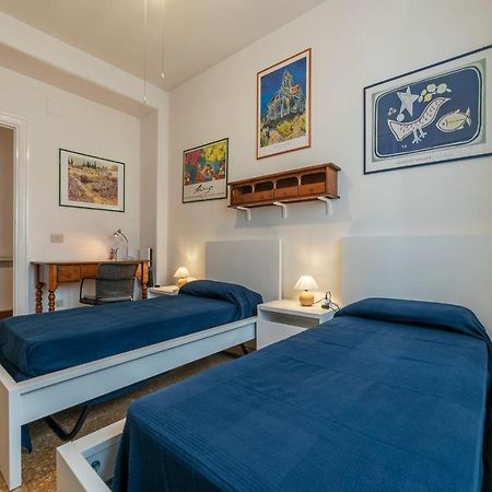 Roomy And Bright Apartment With Terrace Roma Exterior foto