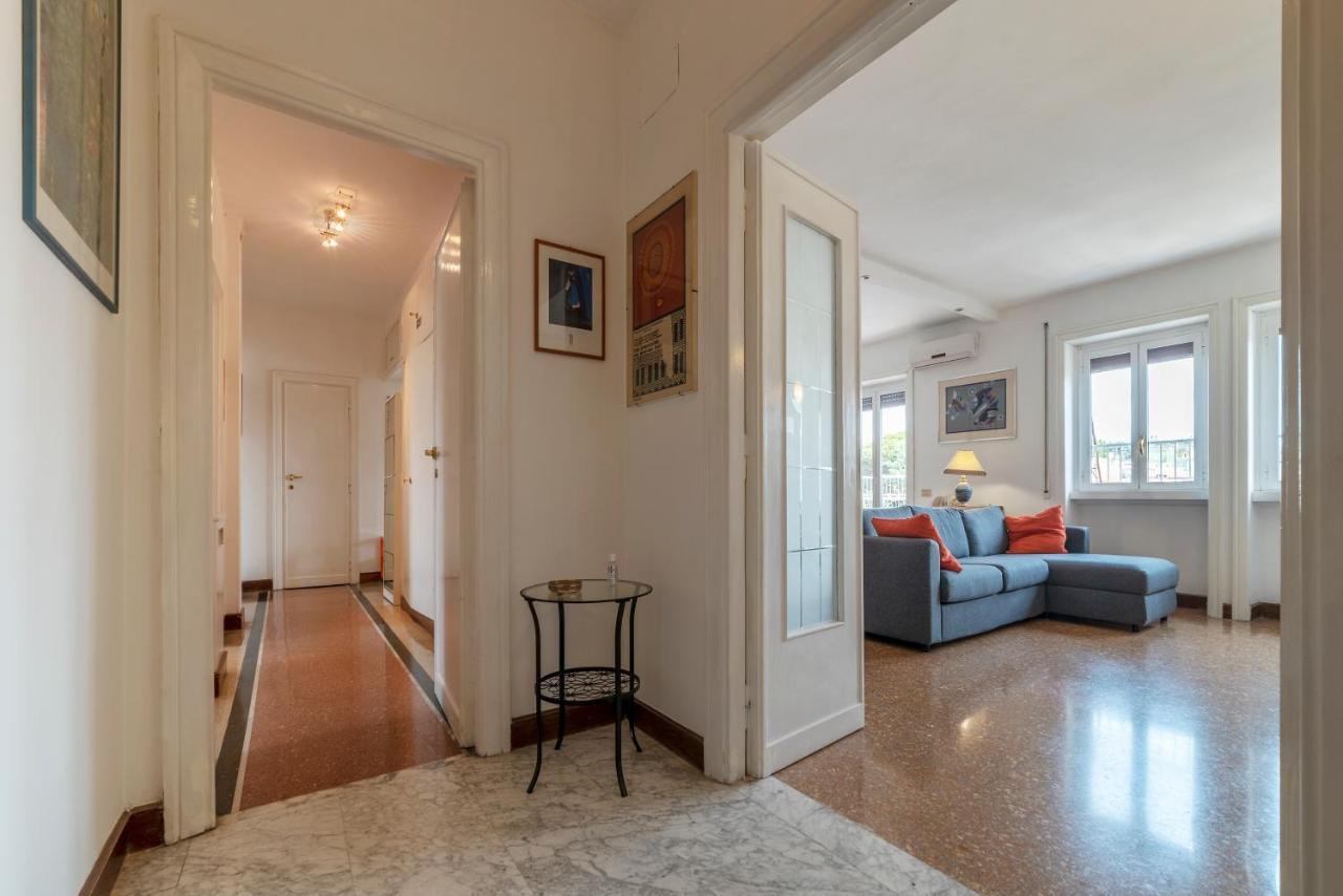 Roomy And Bright Apartment With Terrace Roma Exterior foto